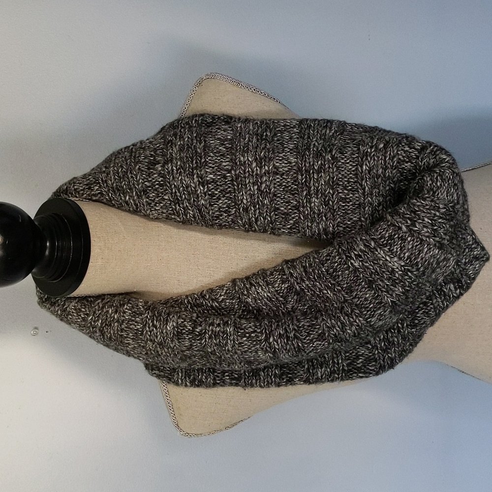 BOGO!! Gap Double knit grey infinity scarf